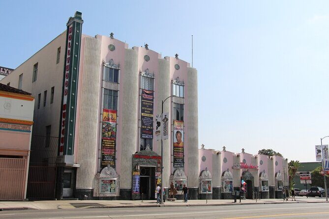 An Epic Scavenger Hunt: Tinseltown's Biggest Stars - Getting started on Hollywood Blvd: the easiest first step