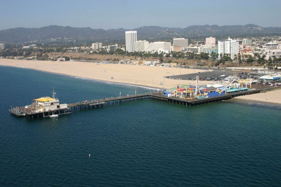 California Coastline & Hollywood Celebrity Helicopter Tour - Beverly Hills and Celebrity Neighborhoods From the Air