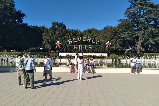 Hollywood and Beverly Hills Shared 3-Hour Tour with 3 Stops - Griffith Observatory and the Hollywood Sign: quick stop, huge payoff