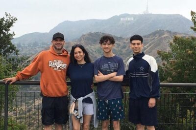Hollywood Sign Hiking Tour to Griffith Observatory - The “12 flights of stairs” climb in Griffith Park, paced for real bodies