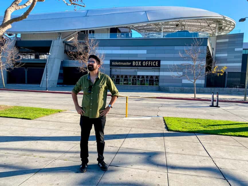 LA: Expo Park Space & Dinosaurs Tour with Cal Science Center - How the 90-minute format feels in real life