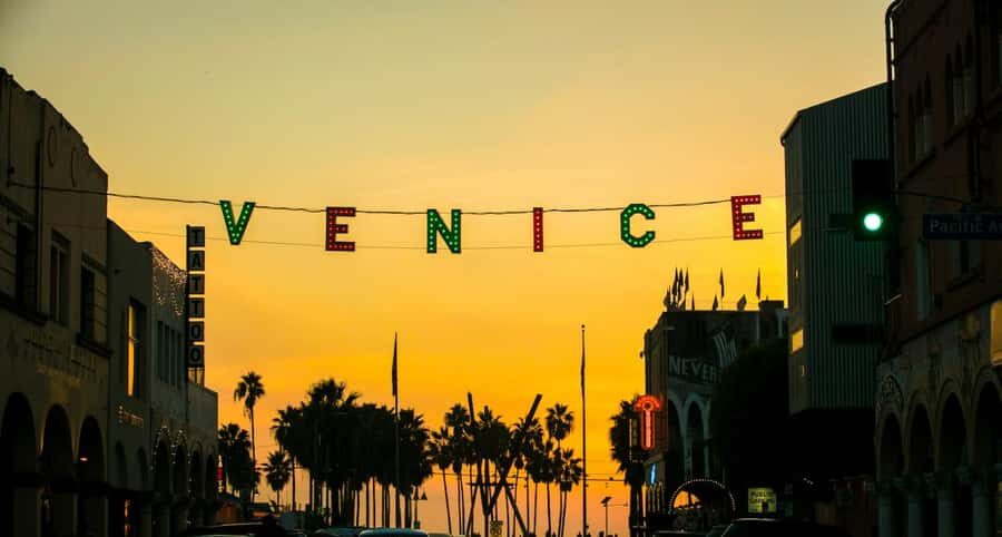 Los Angeles: Luxury Privet Tour - Beverly Hills and Hollywood: Celebrity Streets, Then Real LA Views