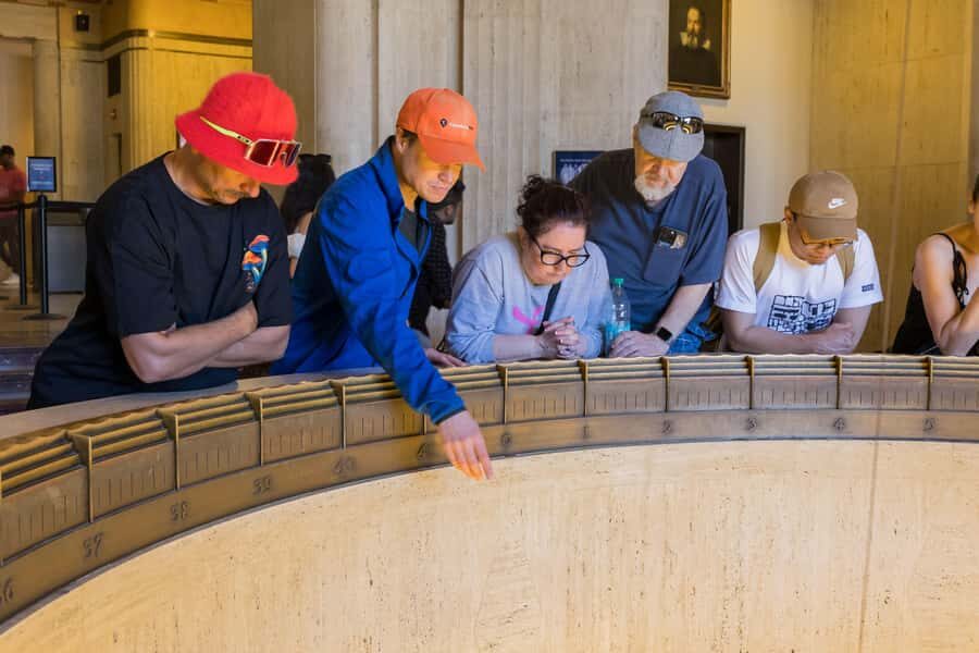 Los Angeles: Private Tour of Griffith Observatory - Photo Stops and LA Viewpoints: Hollywood Sign, Beaches, and Einstein
