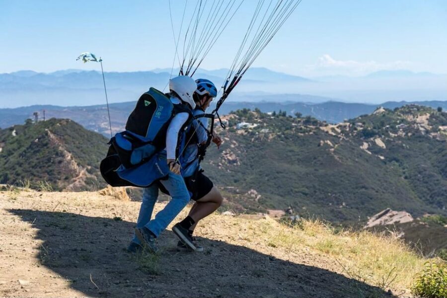 Malibu Hills to Beach: Tandem Paragliding Flight Adventure - Steering and turns: learning to control the canopy (tandem style)
