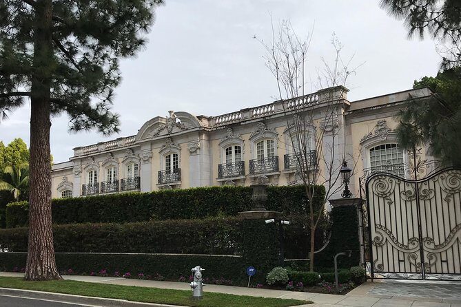 Private 3.5 Hour Sightseeing Tour of Hollywood and Beverly Hills - La Brea Tar Pits: the Ice Age detail you’ll remember
