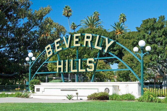 Sightseeing Tour of Los Angeles from LAX Hotels - Venice Beach and the people-watching payoff (plus possible substitution)