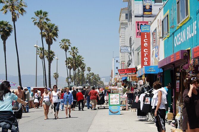 Venice Beach: Personalized Self-Guided App Tour - Stop 1: Catch the Venice Sign photo moment at the traffic light